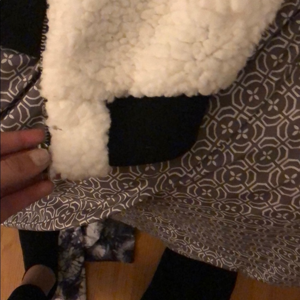 Fuzzy jacket - Picture 7 of 8